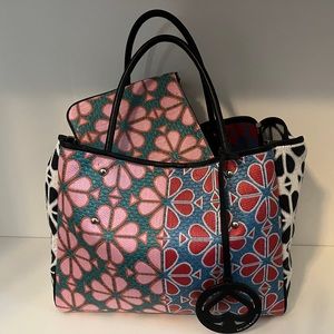 Everything Spade Flower Medium Tote with Wristlet